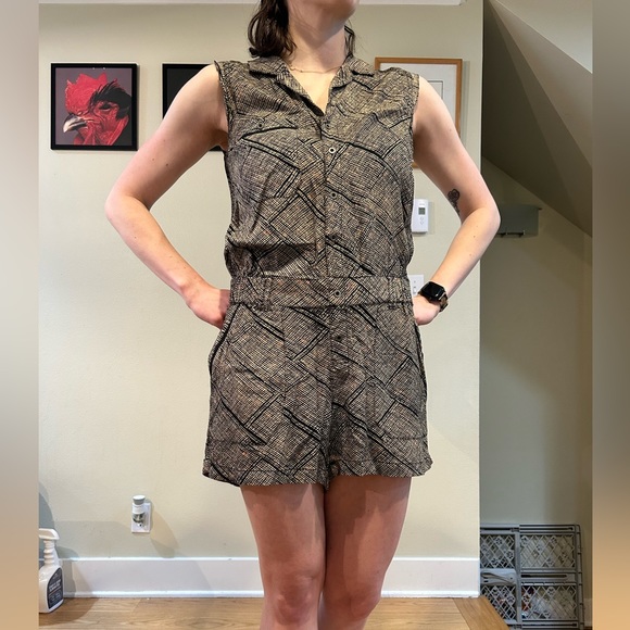 Romper from Anthropologie Size M - Picture 2 of 4